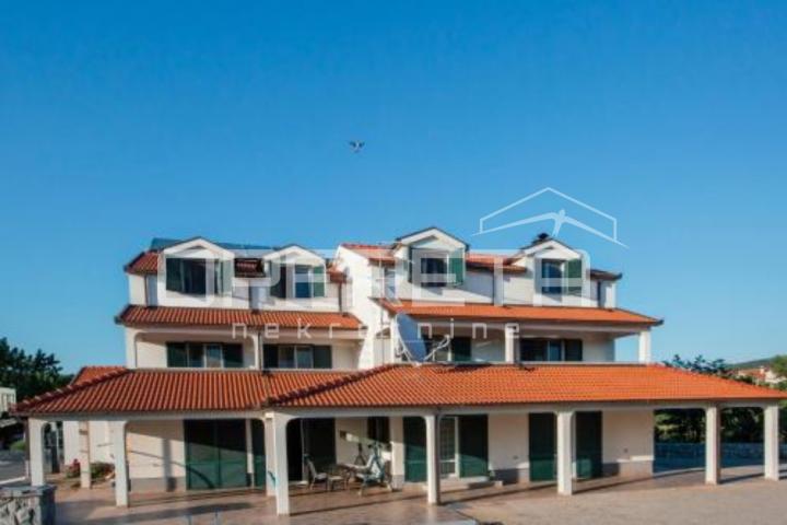INVESTICIJSKA PRILIKA – KUĆA ZA TURISTIČKE SVRHE U CISTI PROVO