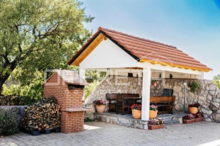 INVESTICIJSKA PRILIKA – KUĆA ZA TURISTIČKE SVRHE U CISTI PROVO