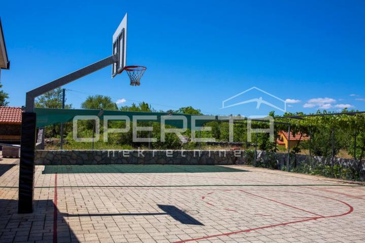INVESTICIJSKA PRILIKA – KUĆA ZA TURISTIČKE SVRHE U CISTI PROVO