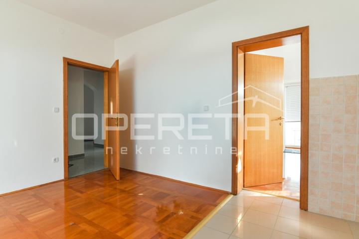 Prodaja, Kuća, Gajnice, Zelena magistrala, Samostojeća, 340m2