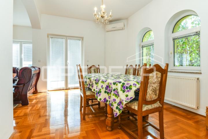 Prodaja, Kuća, Gajnice, Zelena magistrala, Samostojeća, 340m2