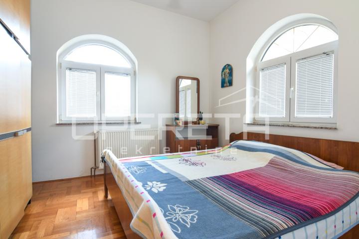 Prodaja, Kuća, Gajnice, Zelena magistrala, Samostojeća, 340m2