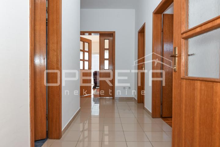 Prodaja, Kuća, Gajnice, Zelena magistrala, Samostojeća, 340m2