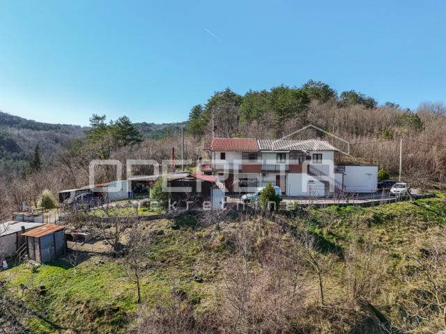 ISTRA, BUZET - Samostoječa kuća sa tri stana