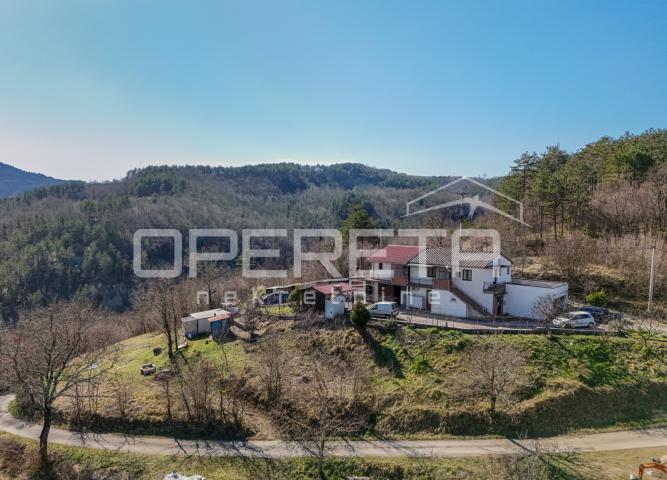 ISTRA, BUZET - Samostoječa kuća sa tri stana