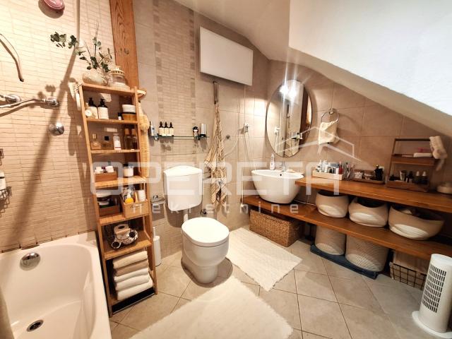 Renovirana kuća s 2 stana, Šibenik- Centar