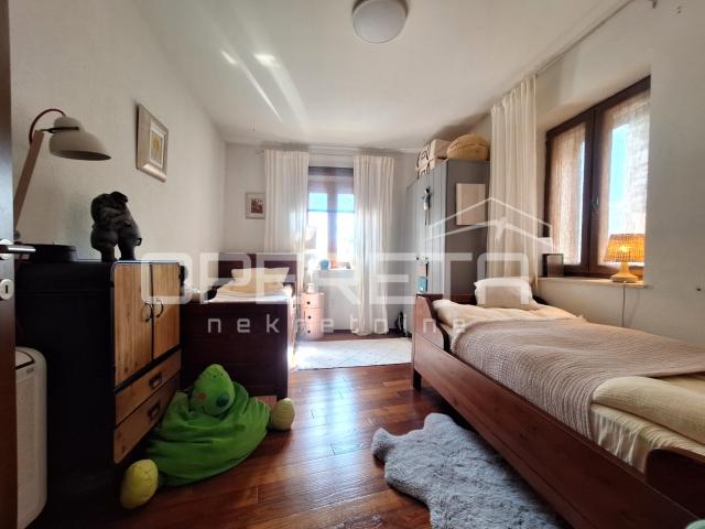 Renovirana kuća s 2 stana, Šibenik- Centar