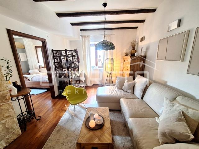 Renovirana kuća s 2 stana, Šibenik- Centar