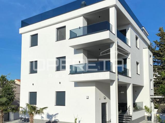 Kuća s 5 apartmana, Vodice- Srima