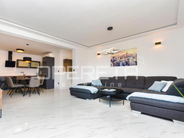 Kuća s 5 apartmana, Vodice- Srima