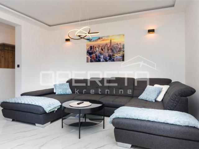 Kuća s 5 apartmana, Vodice- Srima