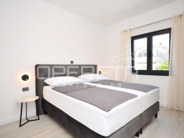 Kuća s 5 apartmana, Vodice- Srima