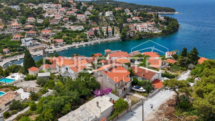 Kuća u Splitskoj na Braču, spoj prirode, komfora i pogleda na more