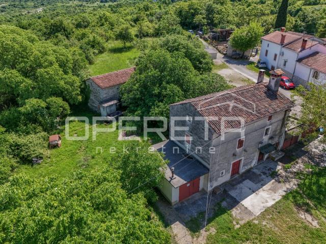 Idilično imanje od 3 starine, kombinacija građevinskog/poljoprivrednog zemljišta