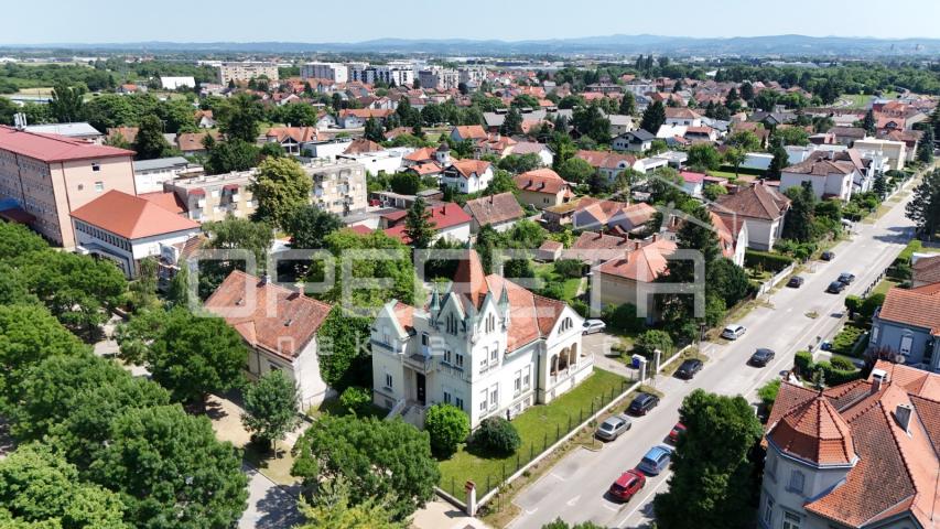 Prodaja, Kuća, Centar, Centar, Samostojeća, 600m2