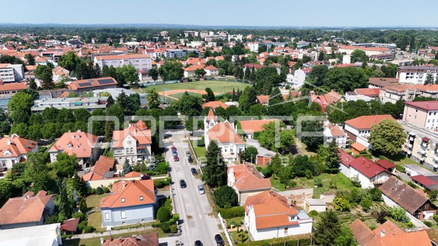 Prodaja, Kuća, Centar, Centar, Samostojeća, 600m2