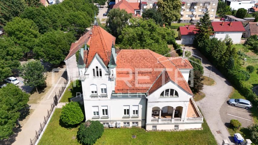 Prodaja, Kuća, Centar, Centar, Samostojeća, 600m2