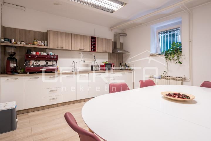Prodaja, Kuća, Centar, Centar, Samostojeća, 600m2