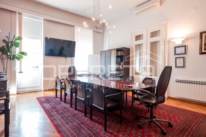 Prodaja, Kuća, Centar, Centar, Samostojeća, 600m2
