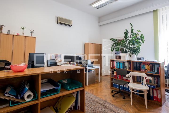 Prodaja, Kuća, Centar, Centar, Samostojeća, 600m2