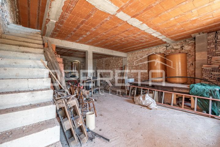 Istra, Baderna- Kuća u nizu s pogledom na more- roh bau