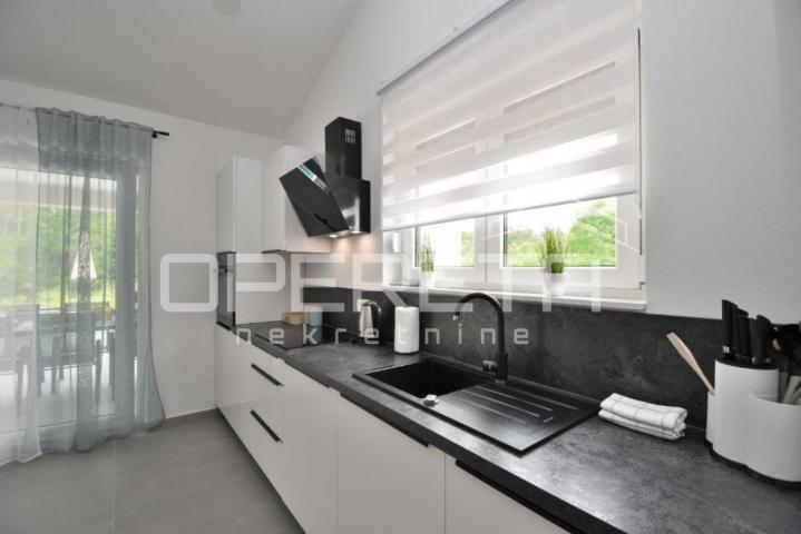 Istra, Labin, nova prizemnica 130 m2, 3ss, mirna lokacija