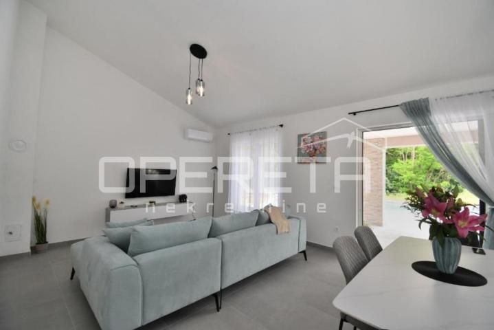 Istra, Labin, nova prizemnica 130 m2, 3ss, mirna lokacija
