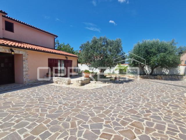 Istra, Galižana, apartmanska kuća + građevinsko zemljište, pogled na more