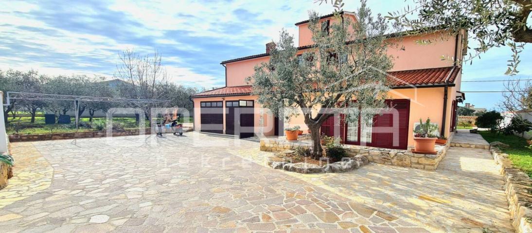 Istra, Galižana, apartmanska kuća + građevinsko zemljište, pogled na more