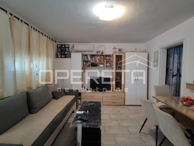 Apartmanska kuća s četiri stambene jedinice, 190 m², Vir