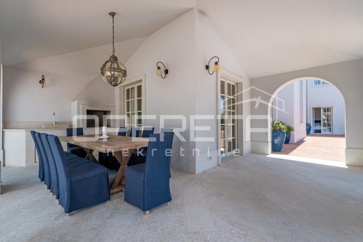 ISTRA, POREČ (OKOLICA) - Bezvremenska vila s bazenom - investicija u luksuz