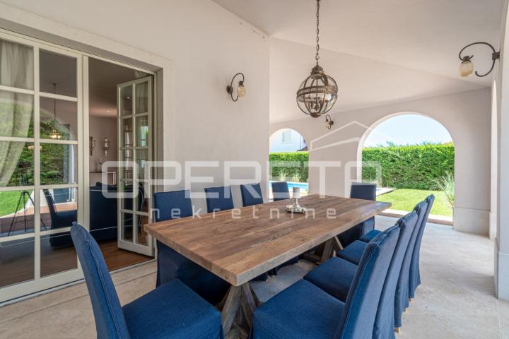 ISTRA, POREČ (OKOLICA) - Bezvremenska vila s bazenom - investicija u luksuz