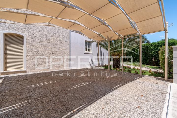 ISTRA, POREČ (OKOLICA) - Bezvremenska vila s bazenom - investicija u luksuz