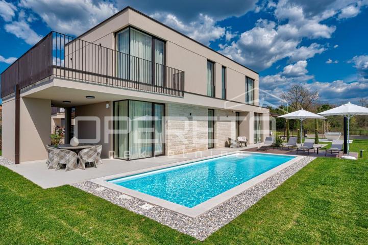 Istra, Poreč okolica - moderna vila s bazenom i pogledom na more
