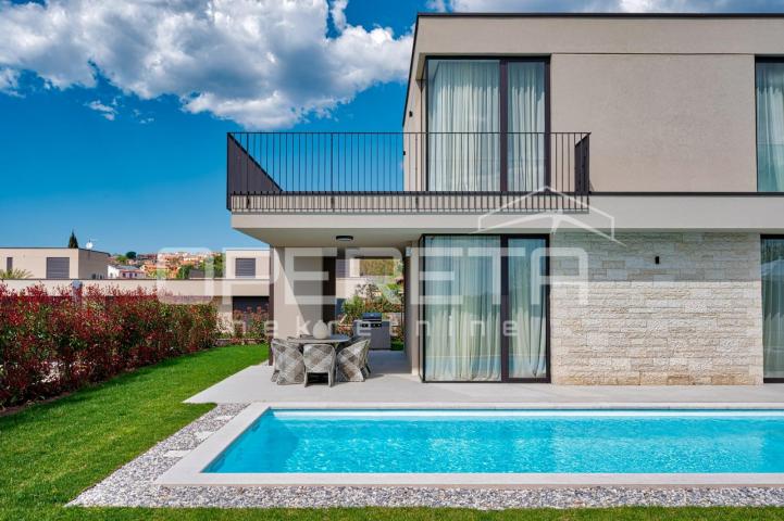 Istra, Poreč okolica - moderna vila s bazenom i pogledom na more
