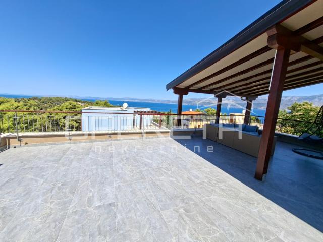 *** Splitska, Brač - Ekskluzivna villa s panoramskim pogledom na more ***