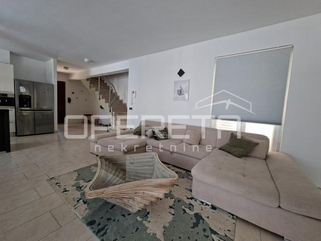 *** Splitska, Brač - Ekskluzivna villa s panoramskim pogledom na more ***