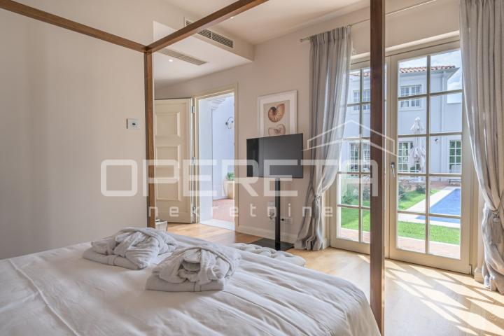 ISTRA, POREČ (OKOLICA) - Bezvremenska vila s bazenom - investicija u luksuz