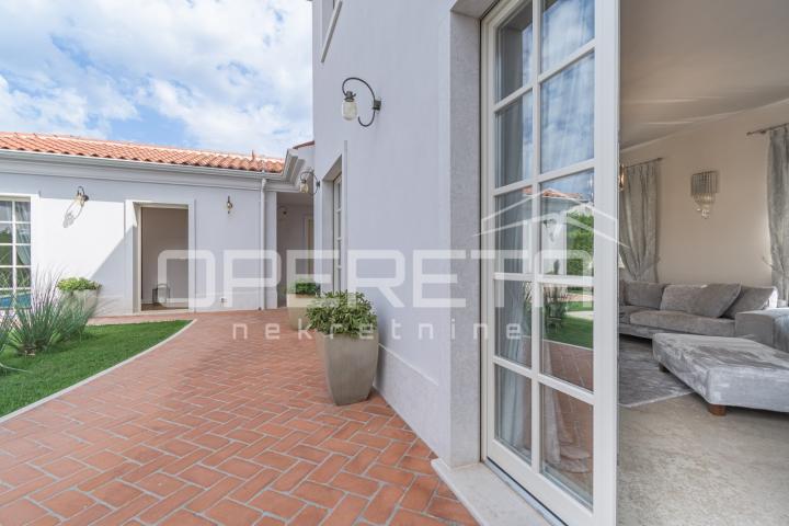 ISTRA, POREČ (OKOLICA) - Bezvremenska vila s bazenom - investicija u luksuz