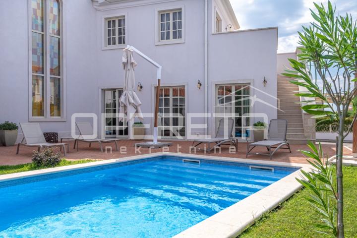 ISTRA, POREČ (OKOLICA) - Bezvremenska vila s bazenom - investicija u luksuz