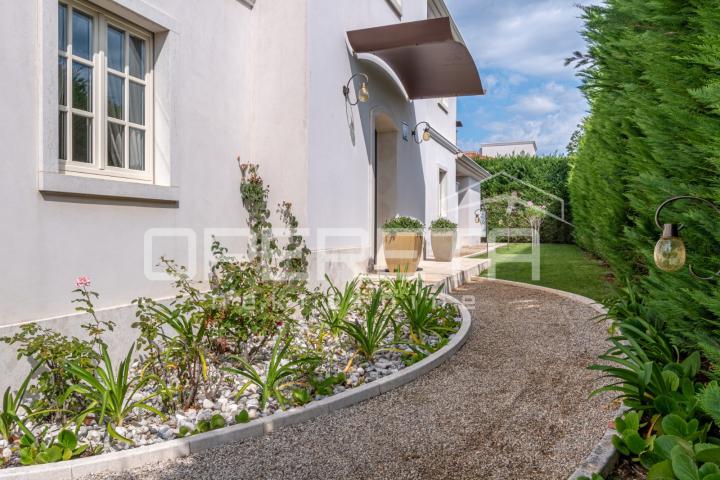 ISTRA, POREČ (OKOLICA) - Bezvremenska vila s bazenom - investicija u luksuz