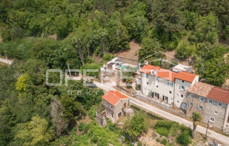 Prodaja, Kuća, Motovun, Motovun, Samostojeća, 220m2