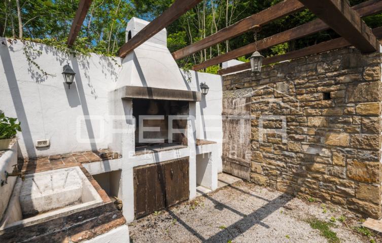Prodaja, Kuća, Motovun, Motovun, Samostojeća, 220m2