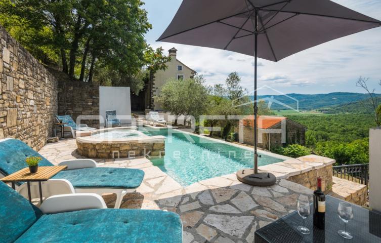 Prodaja, Kuća, Motovun, Motovun, Samostojeća, 220m2