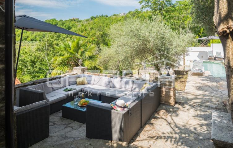 Prodaja, Kuća, Motovun, Motovun, Samostojeća, 220m2