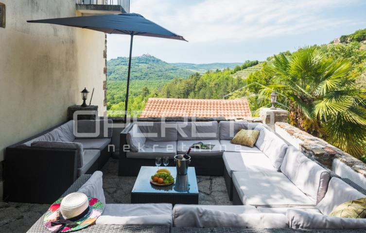 Prodaja, Kuća, Motovun, Motovun, Samostojeća, 220m2