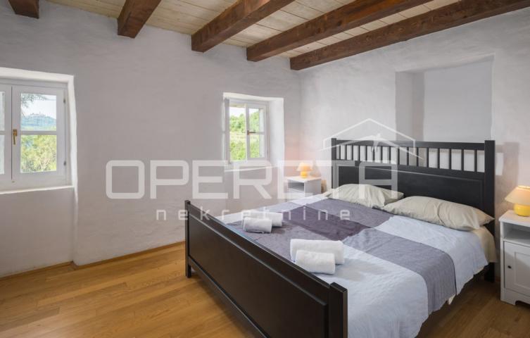 Prodaja, Kuća, Motovun, Motovun, Samostojeća, 220m2