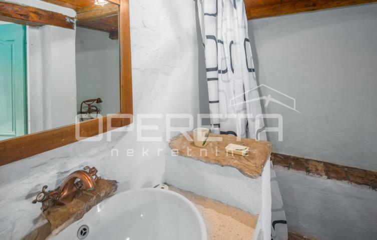 Prodaja, Kuća, Motovun, Motovun, Samostojeća, 220m2
