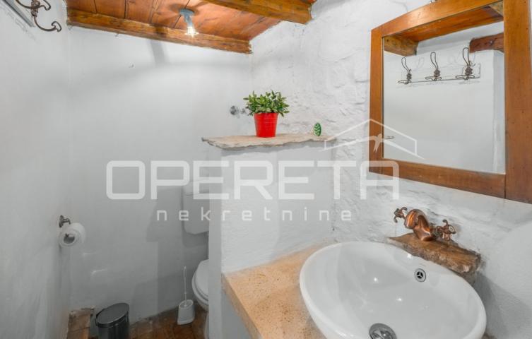 Prodaja, Kuća, Motovun, Motovun, Samostojeća, 220m2