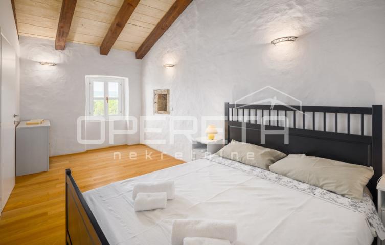 Prodaja, Kuća, Motovun, Motovun, Samostojeća, 220m2
